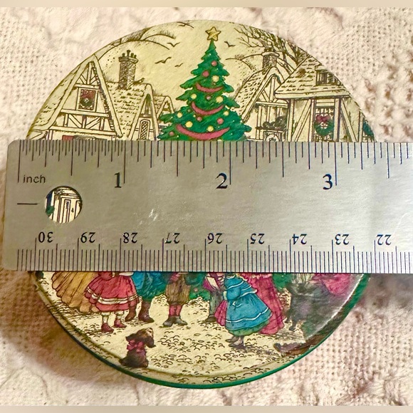 Vtg Christmas 🎄 Coaster Tin 33 Paper Coasters Inside By Potpourri Press… Opened - Picture 13 of 14